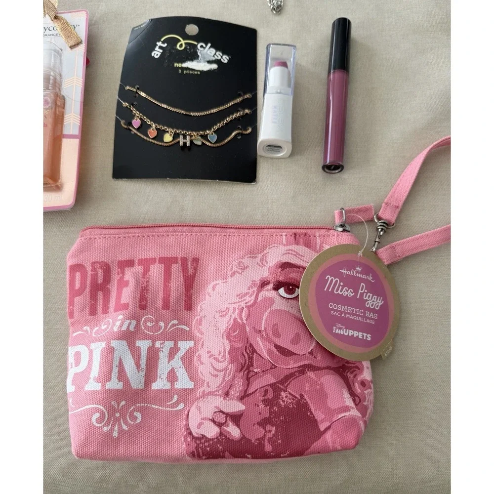 Miss‎ Piggy Makeup Bag Beauty Bundle Necklace Lipstick Pink Gift Set NWT